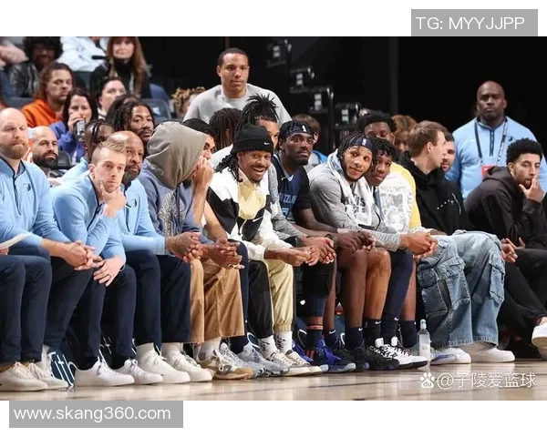 开拓者与灰熊常规赛激战回顾球员表现与战术分析全景呈现 开拓者与灰熊常规赛激战回顾球员表现与战术分析全景呈现